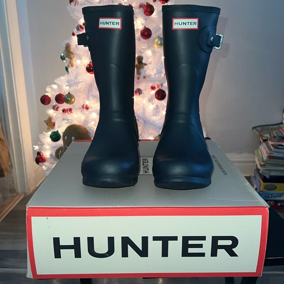 Hunter Shoes - Brand New Navy Blue Hunter mid calf rain boots